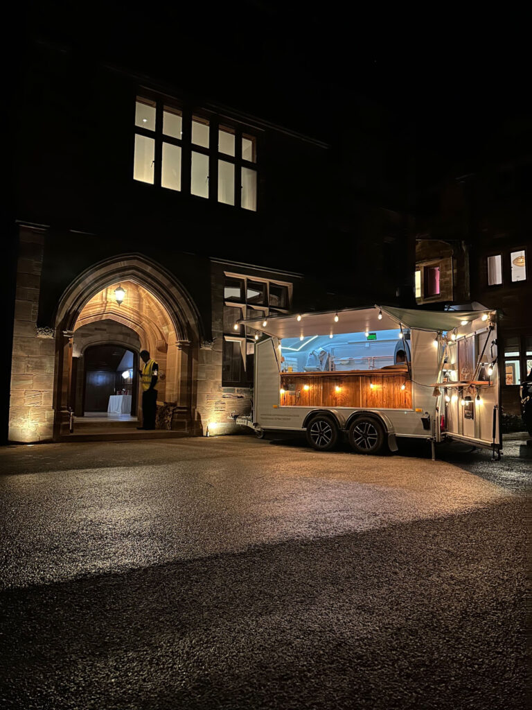 Seamless, stylish wedding pizza catering designed to complement your big day.